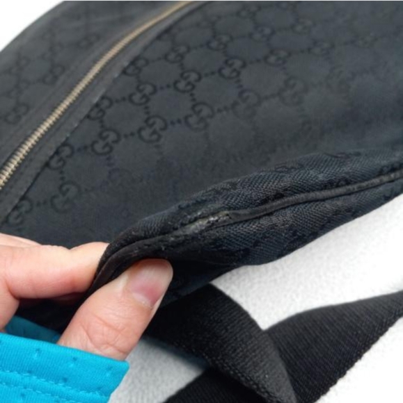 Authentic Gucci GG Monogram Supreme Horsebit Messenger Crossbody Bag - Picture 10 of 12